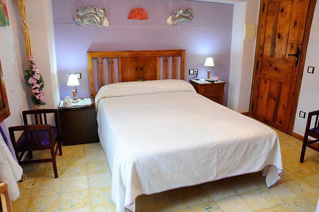 Hotel Casa De La Fuente Алькориса Номер фото