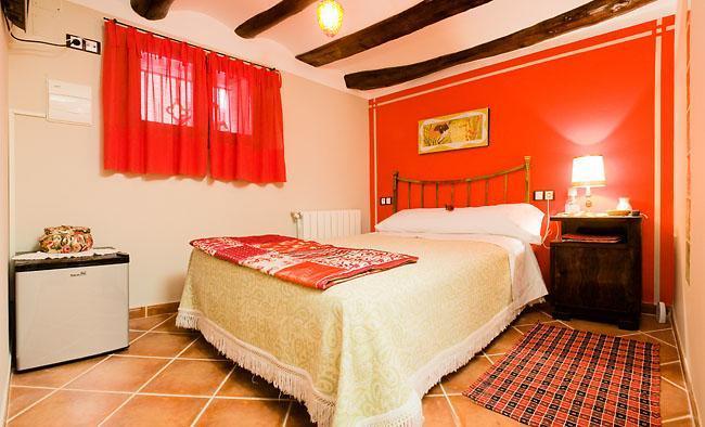 Hotel Casa De La Fuente Алькориса Номер фото